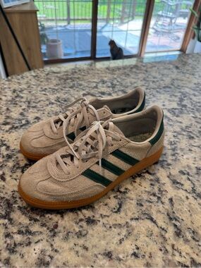Spezial cream and green 
Barely worn!
